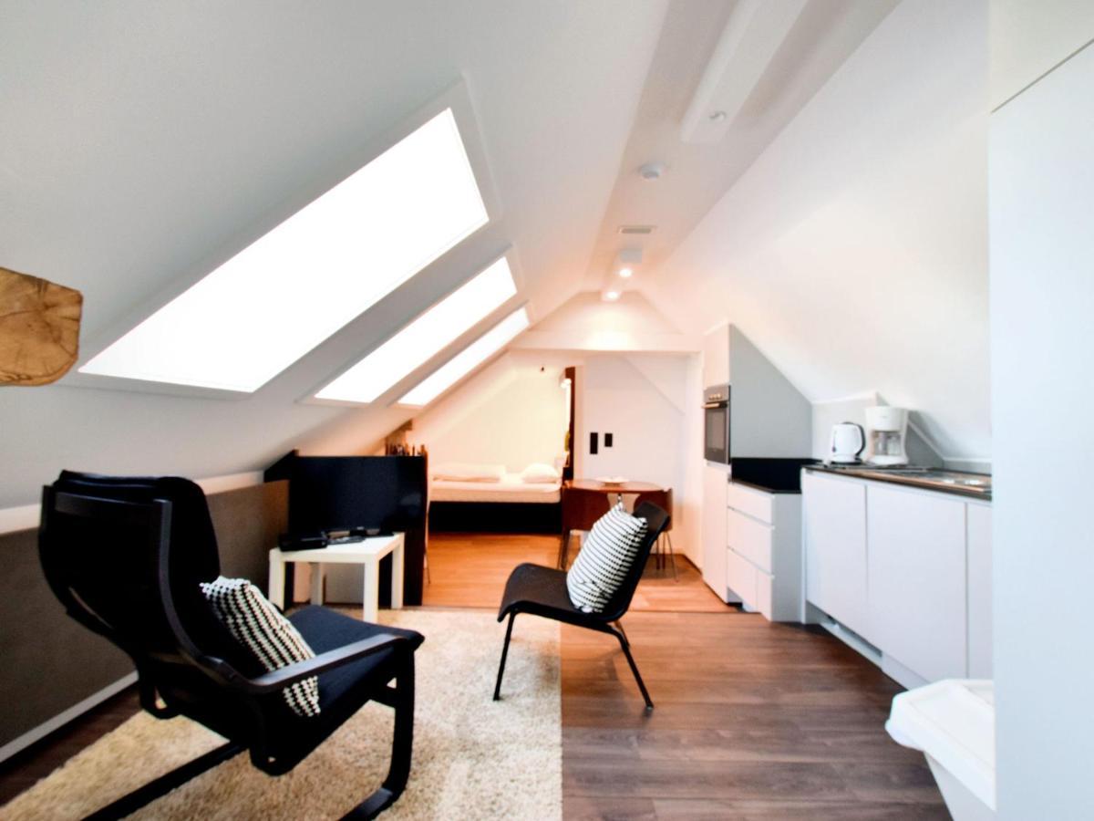Modern And Cozy Studio In A Former Coach House Robertville Ngoại thất bức ảnh